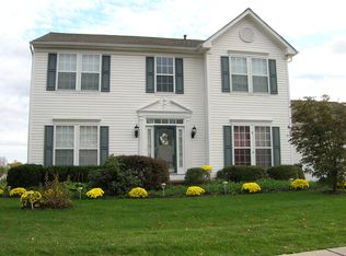 36 Bartlett Dr, Schwenksville, PA 19473