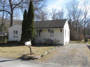 27 Bushwick Ln, West Milford, NJ 07480