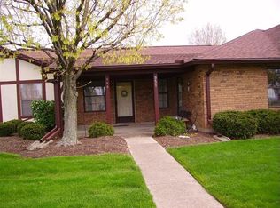 951 Pine Needles Dr, Washington Township, OH 45458
