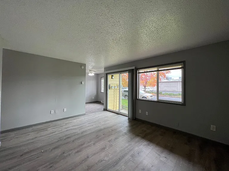 Executive East — Photo 20