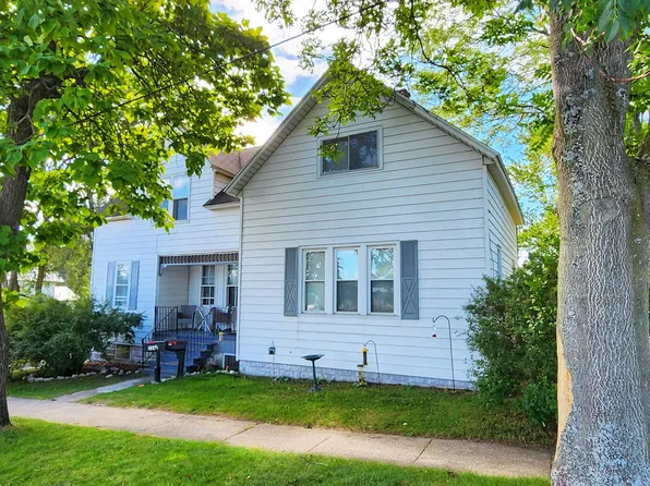 239 10th St, Manistee, MI 49660