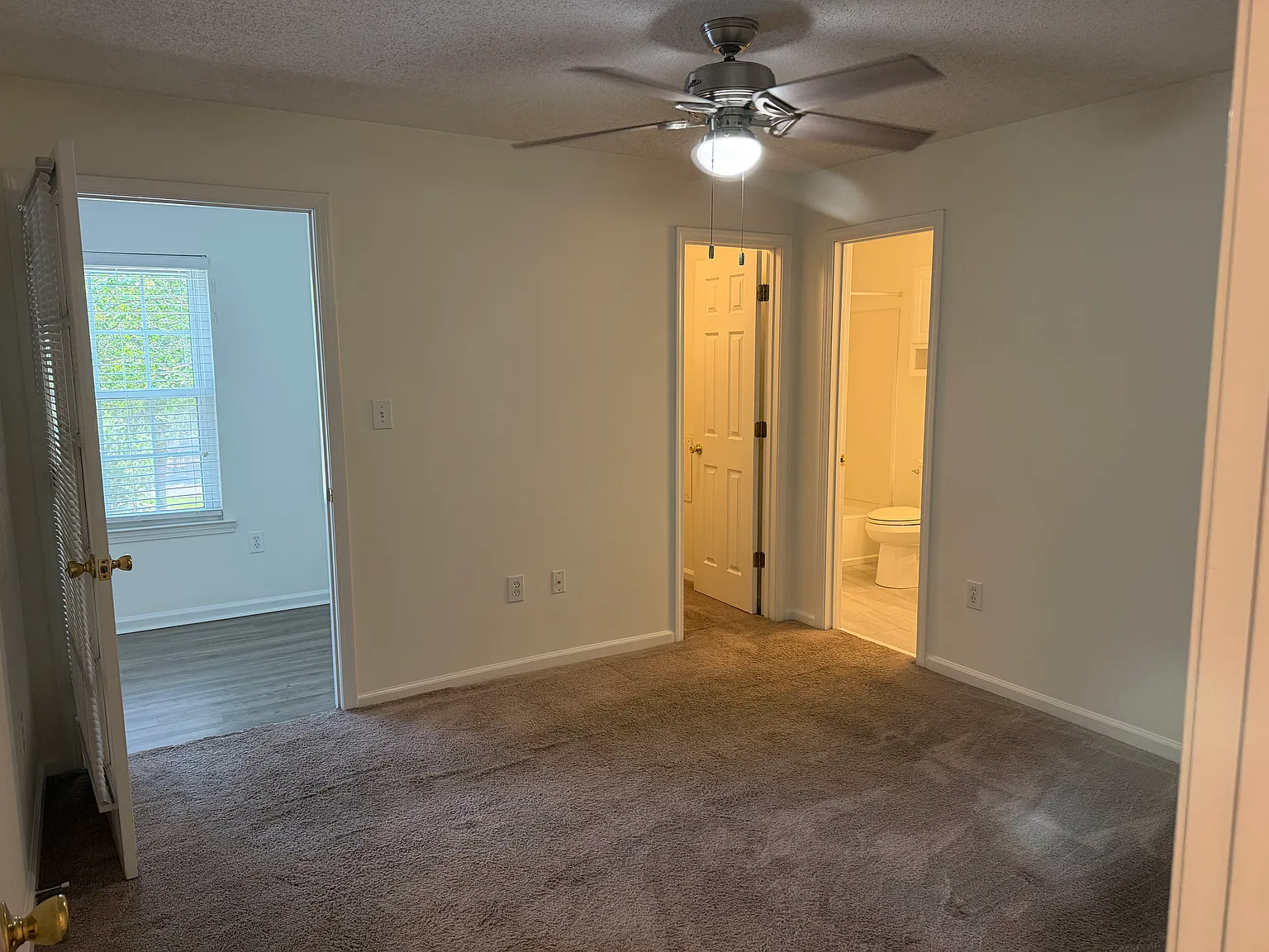 3 bed, 1222 sqft, $1,695 — Photo 3