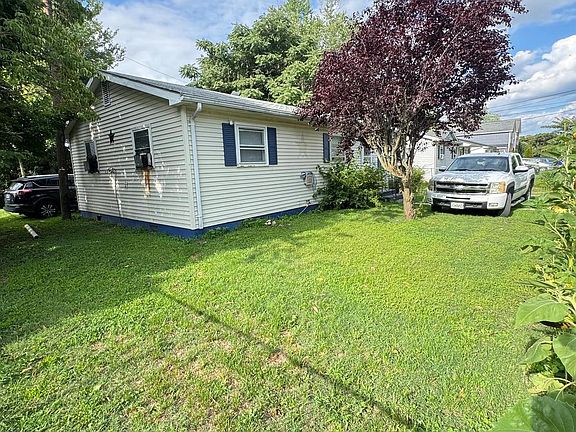 4th image of 708 Woolford St