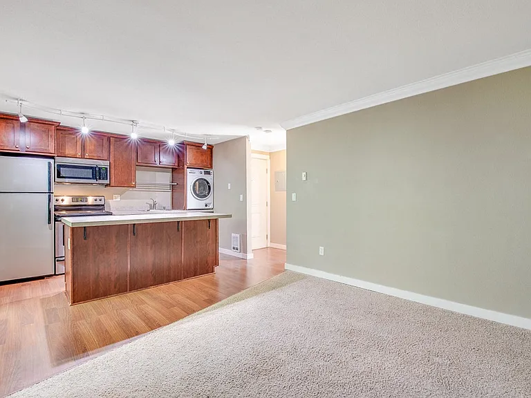 Whispering Brook Apartments — Photo 10