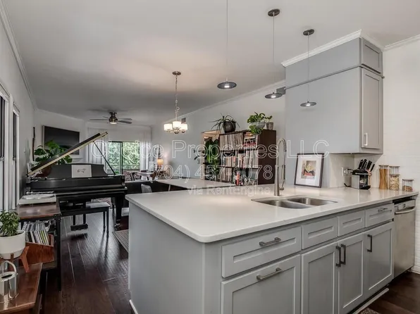 224 N Poplar St APT 13, Charlotte, NC 28202