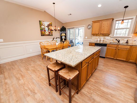 5th image of 235 Kingsley Park Dr