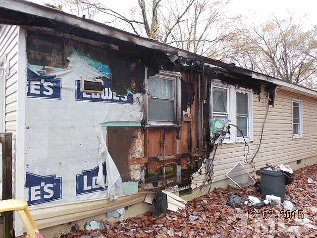 2nd image of 2035 Julia Ave