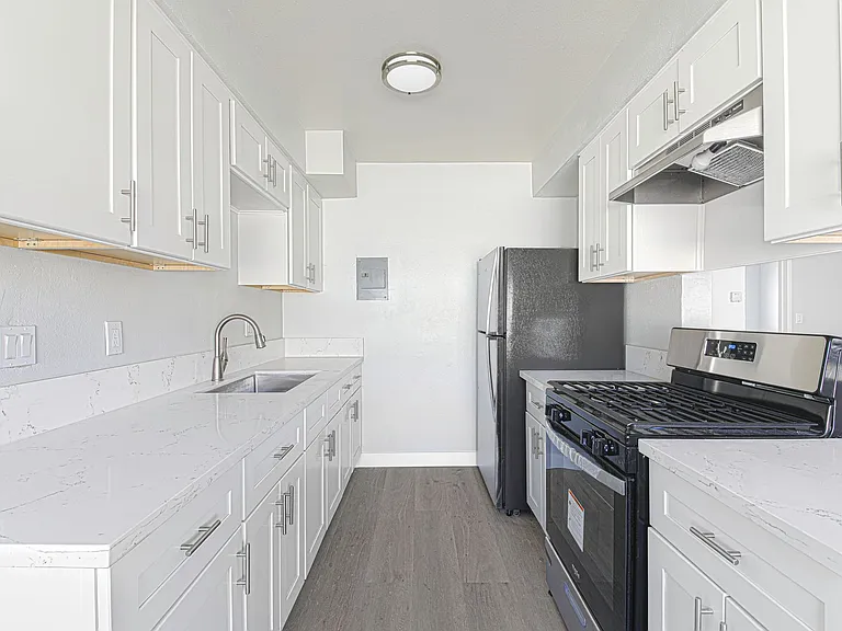 811 Gardenia Avenue — Photo 11