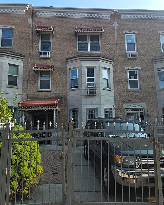 1st image of 1514 Pacific St