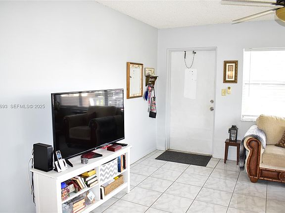 4th image of 9141 Sunrise Lakes Blvd APT 201