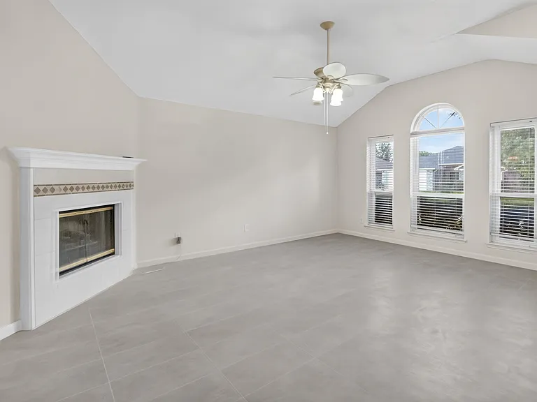 7016 Snowivy Ct — Photo 2