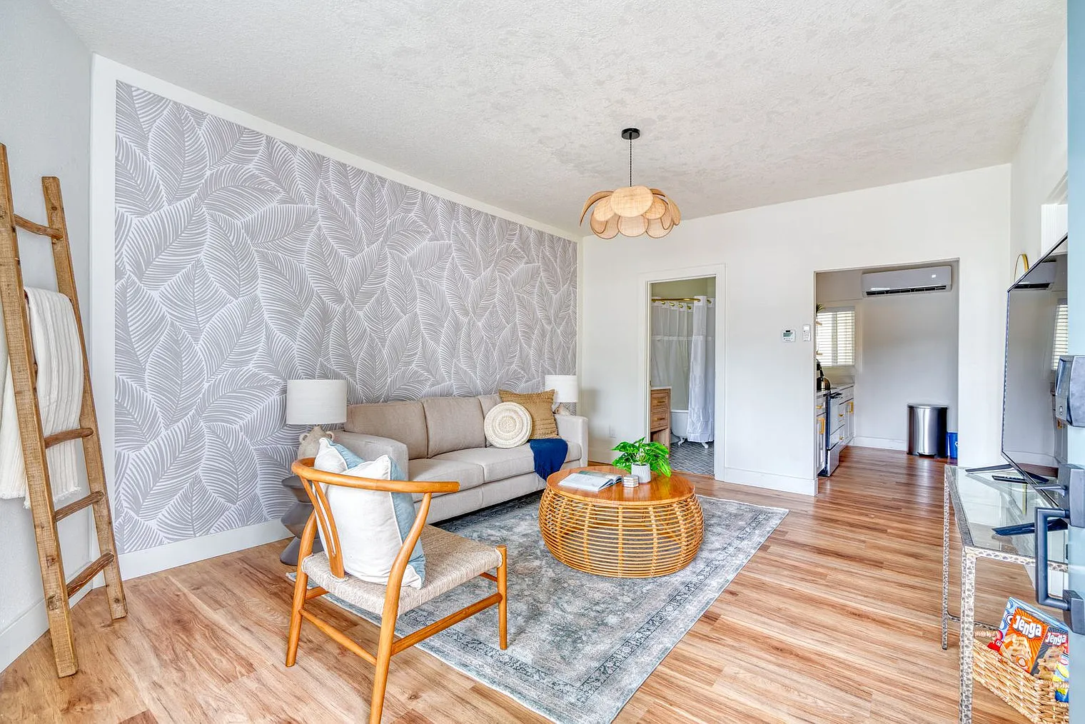 1 bed, 1.0 bath, 398 sqft, $2,226 — Photo 3