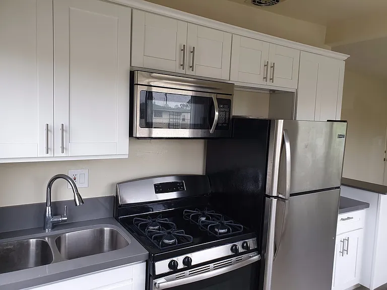 2278 W Adams Blvd — Photo 4