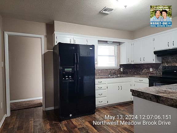 3rd image of 3819 NW Meadowbrook Dr