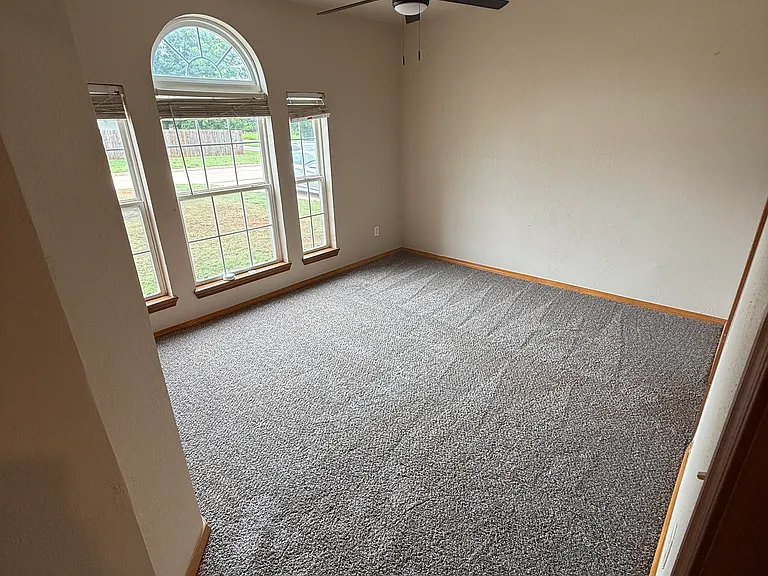 3005 Kaeylee Ln — Photo 4
