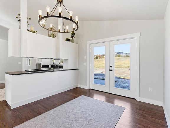 3rd image of 33602 Meadow Rd