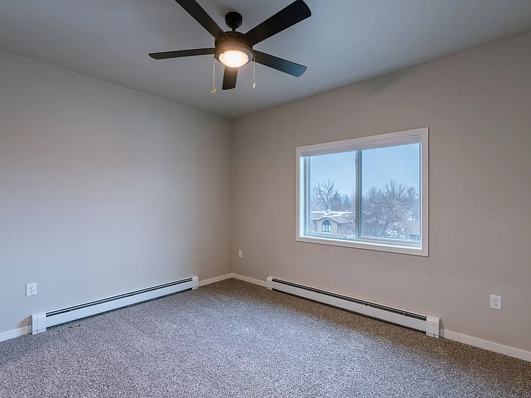 Fargo, ND Prairiewood Meadows Apartments | Bedroom