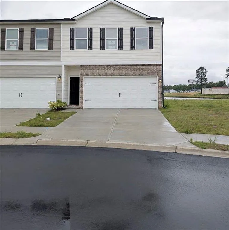 3 bed, 2.5 bath, 1664 sqft, $1,750 — Photo 2