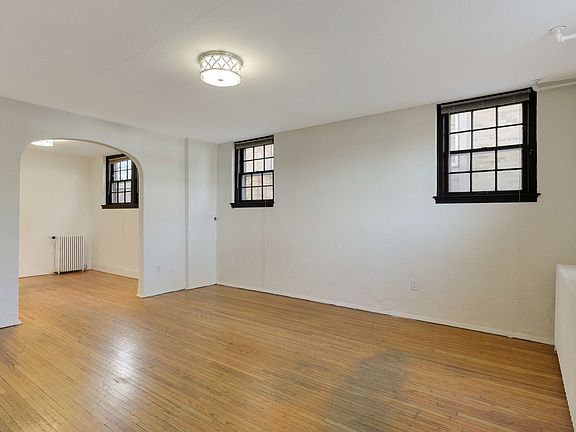 5th image of 2775 Xerxes Ave S #100