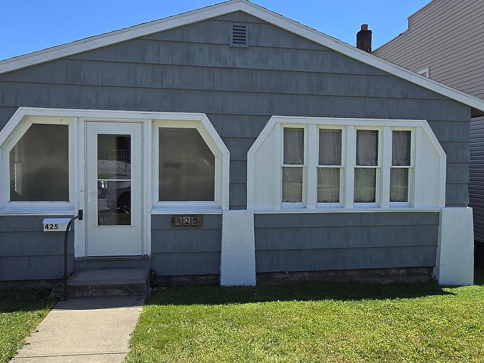 1st image of 425 Ash St
