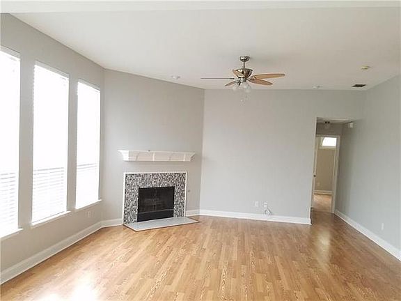 4th image of 4008 Breckenridge Ct