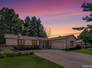 7038 Magnolia Dr, Jenison, MI 49428