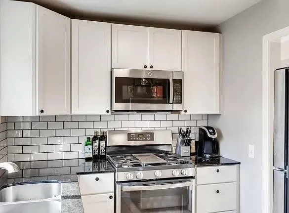 1432 Lake St NE #2 — Photo 3