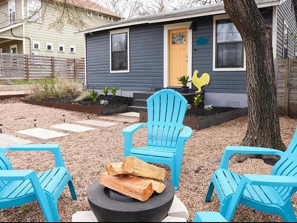 Cute little east side bungalow