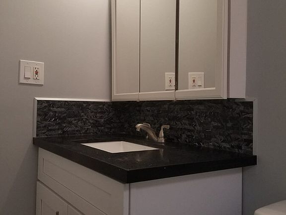 3rd image of 122 N Commonwealth Ave APT 109