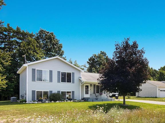 2nd image of 3041 Crimson Ranch Ln