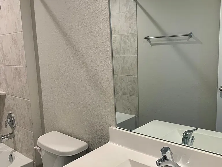 4227 Isoletta Ct — Photo 19