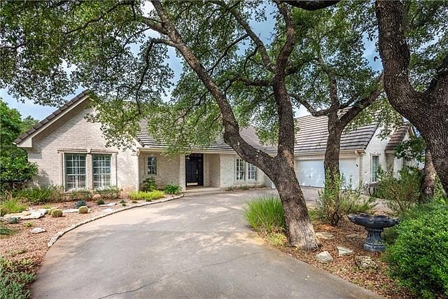1st image of 405 Golf Crest Ln