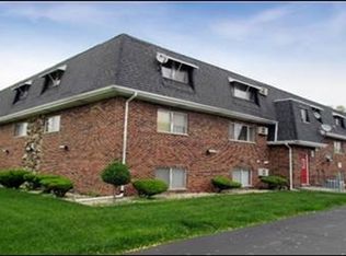 424 Kungs Way APT 8B, Joliet, IL 60435