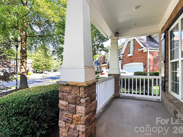10229 Blairbeth St — Photo 3