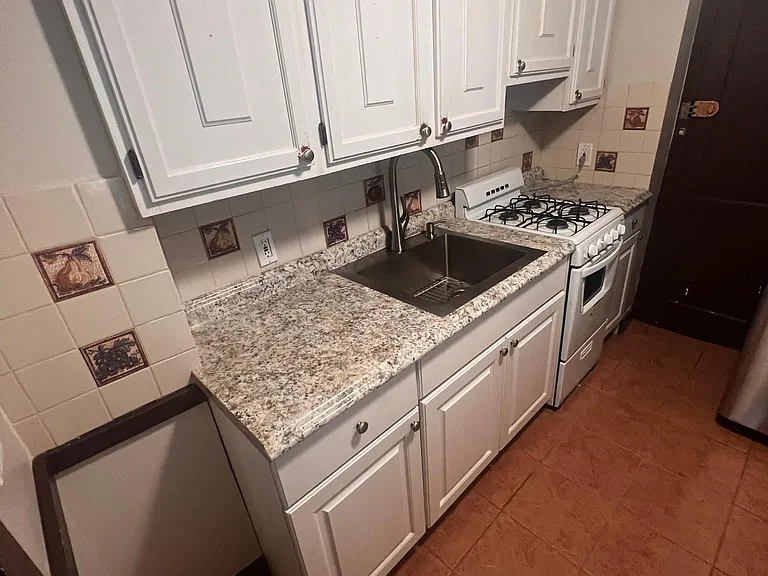 5 Maple Ave #15 — Photo 4