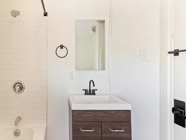 169 Waterman St #5 — Photo 10