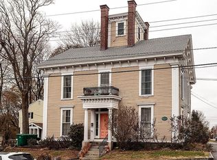 214 3rd St #C, Lowell, MA 01850