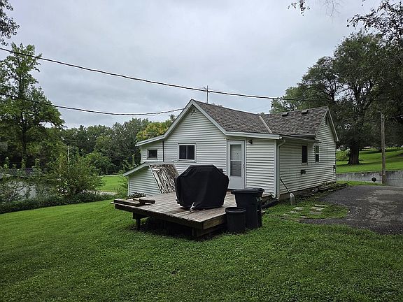 4th image of 404 W Elm St