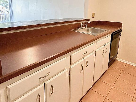 5th image of 1059 Norwood Ct