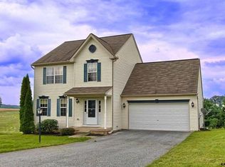 17 Saddlebrook Dr, Felton, PA 17322