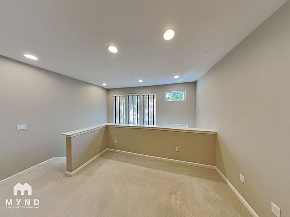 3rd image of 906 Cole Pl