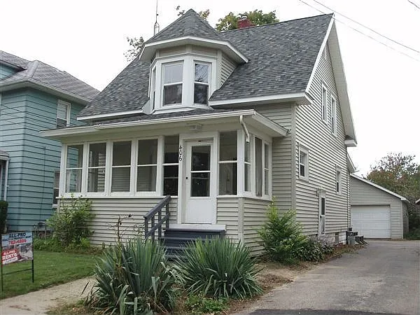 406 Bates St photo 1