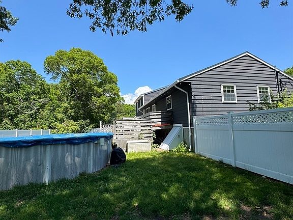 5th image of 186 Walnut St