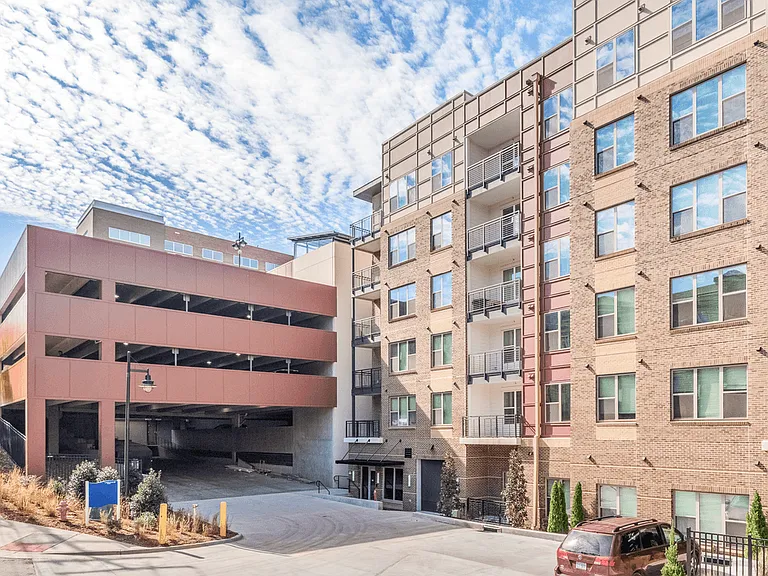 The Flats Exchange on Erwin Apartments — Photo 12