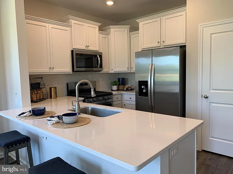 22 Whaler Dr — Photo 5