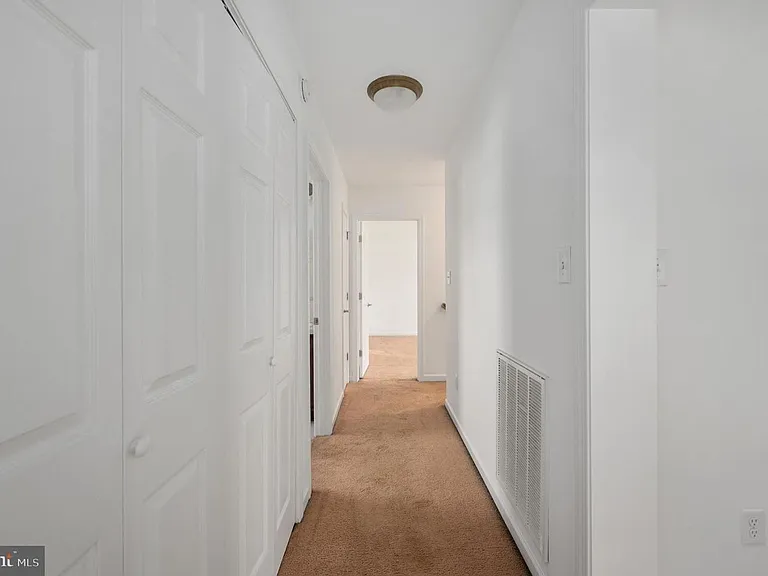 259 Olympic Dr — Photo 32
