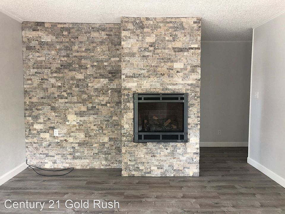 2nd image of 804 9th Ave