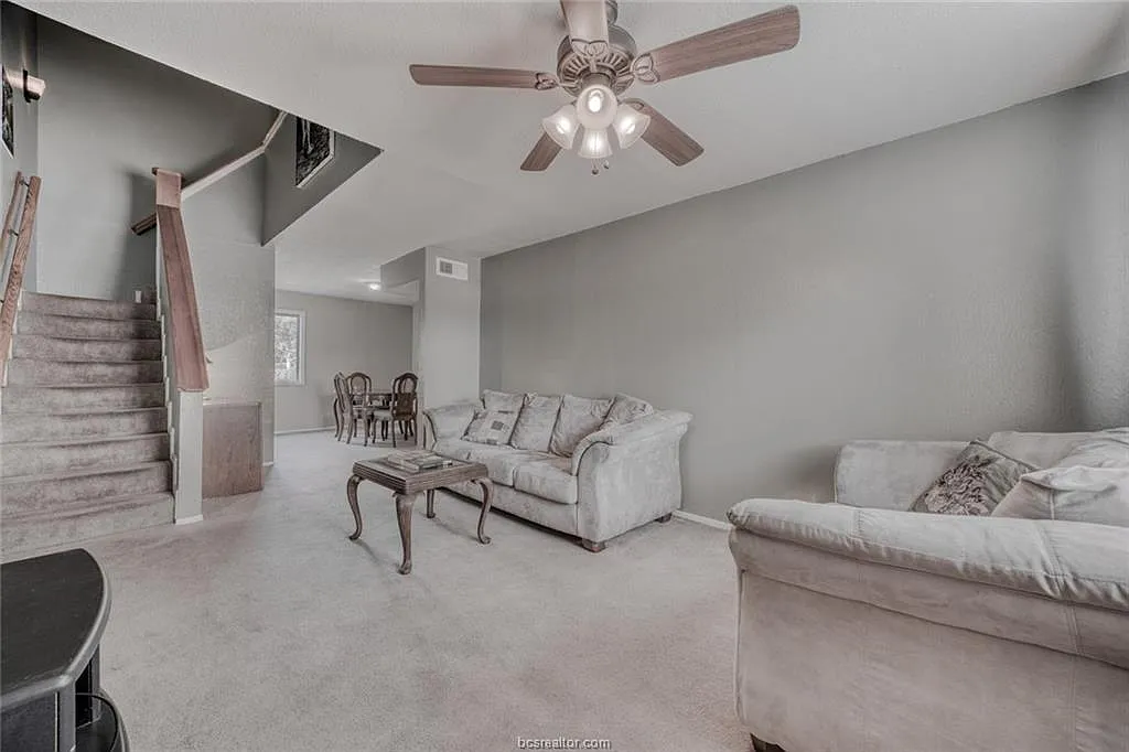 2 bed, 1116 sqft, $1,050 — Photo 3