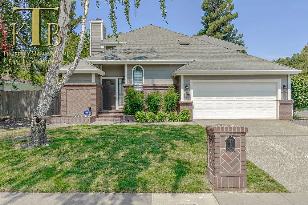 1179 Grand River Dr photo 1