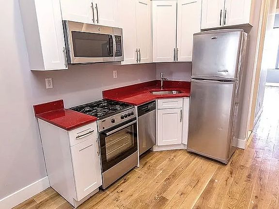 2nd image of 184 Suydam St #202